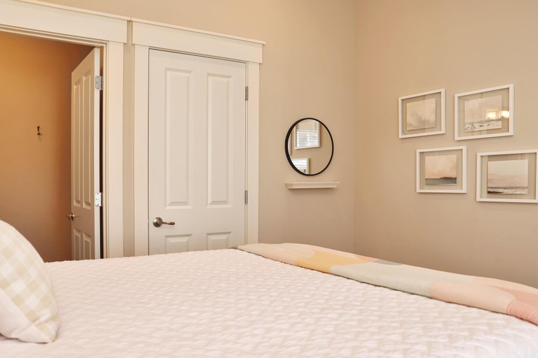 Bedroom 3, The Blue Turtle, Bay