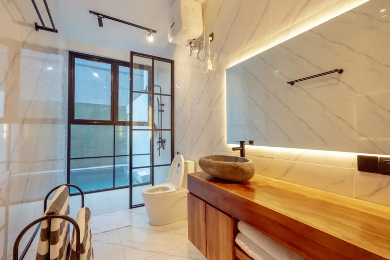 Bathroom 5, 360 Villa Seminyak, Badung