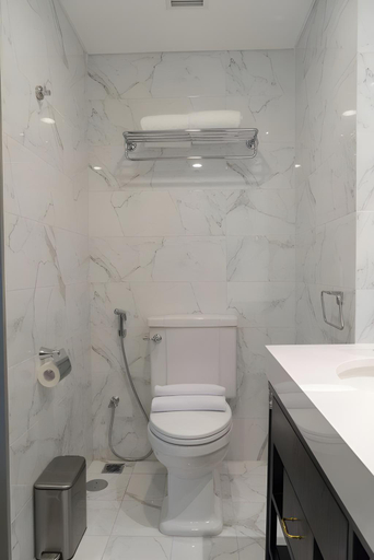 Bathroom 16