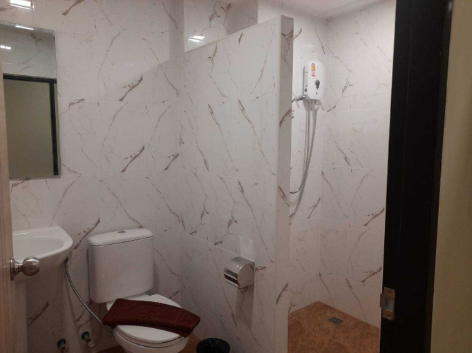 Bathroom 3, Sorot Beach, Pattaya
