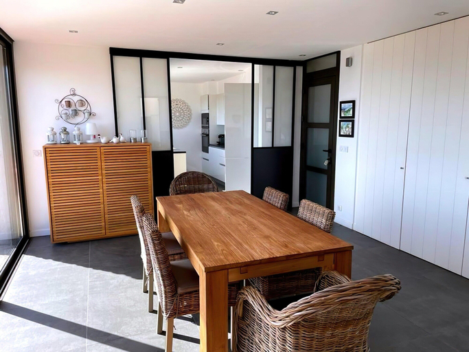 Dining 2, Villa in Gaou With Sea View and Beach, Var