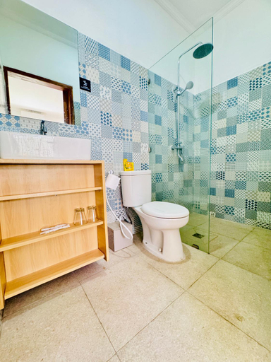 Bathroom 5, Y&J, Badung