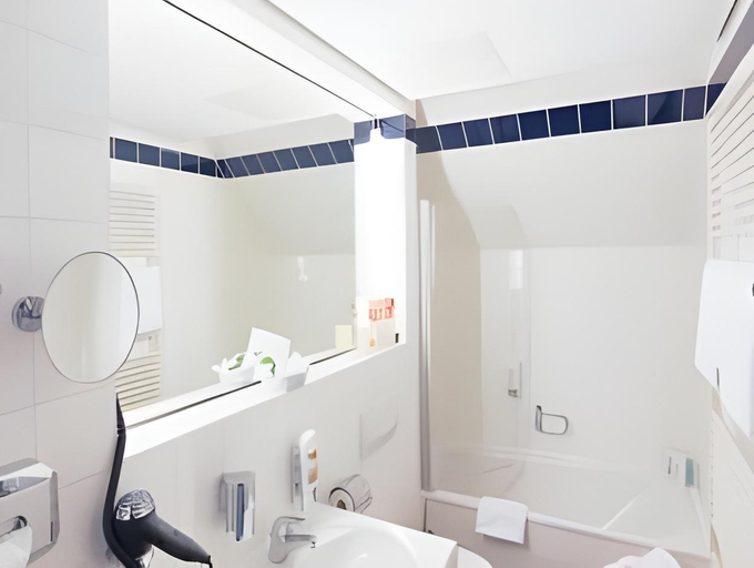 Bathroom 7