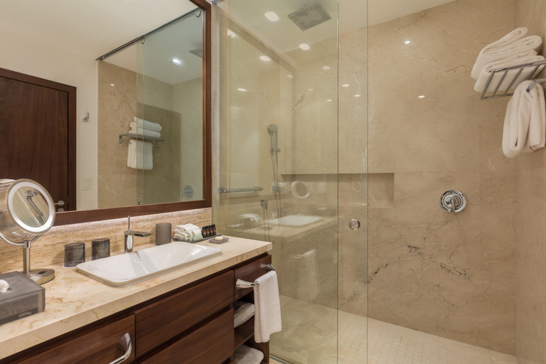 Bathroom 5, Camino Real Mérida, Mérida