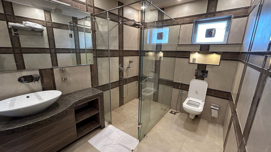 Bathroom 3, Clarence Cottage Villa 27, North Goa