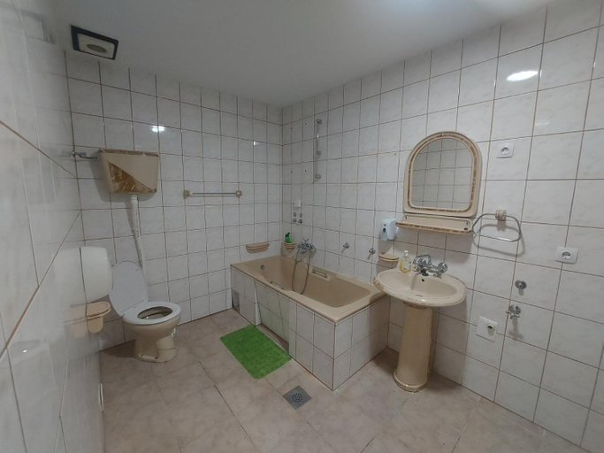 Others 2, MG rooms, Novi Sad