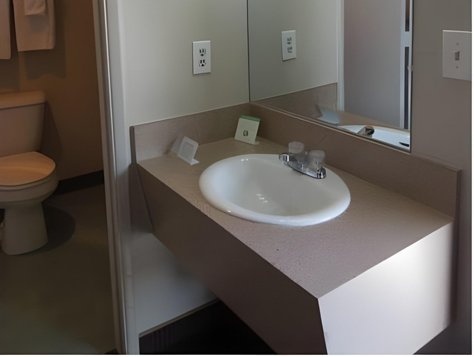 Bathroom 9