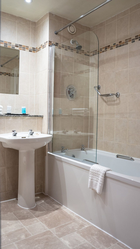 Bathroom 4, Beresford Hotel, Dublin