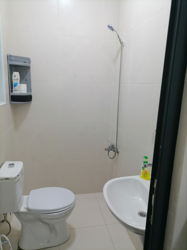 Bathroom, Durrat al Israa Residence, Um El-Basatien