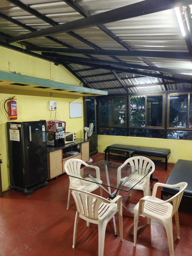 Others 2, Hotel Bakul, Kolhapur