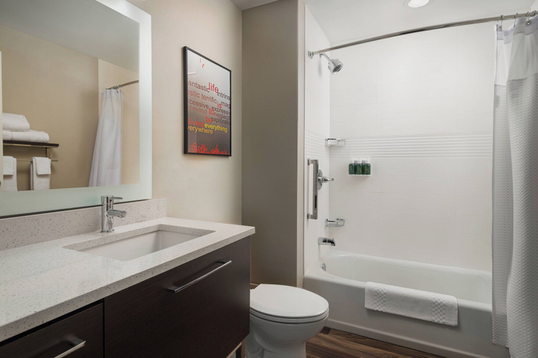 Bathroom 5, TownePlace Suites by Marriott Memphis Olive Branch, Desoto