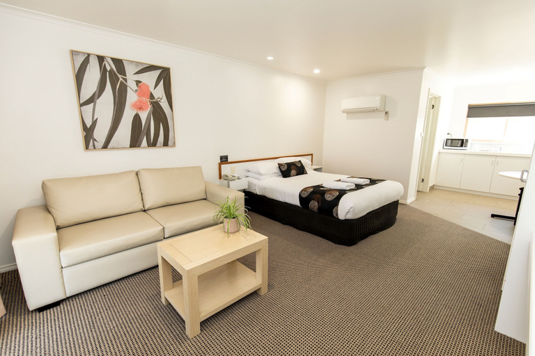 Bedroom 3, Murray Downs Resort, Wakool