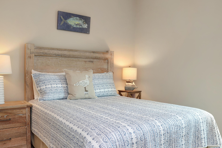 Bedroom 3, The Great White 2, Gulf