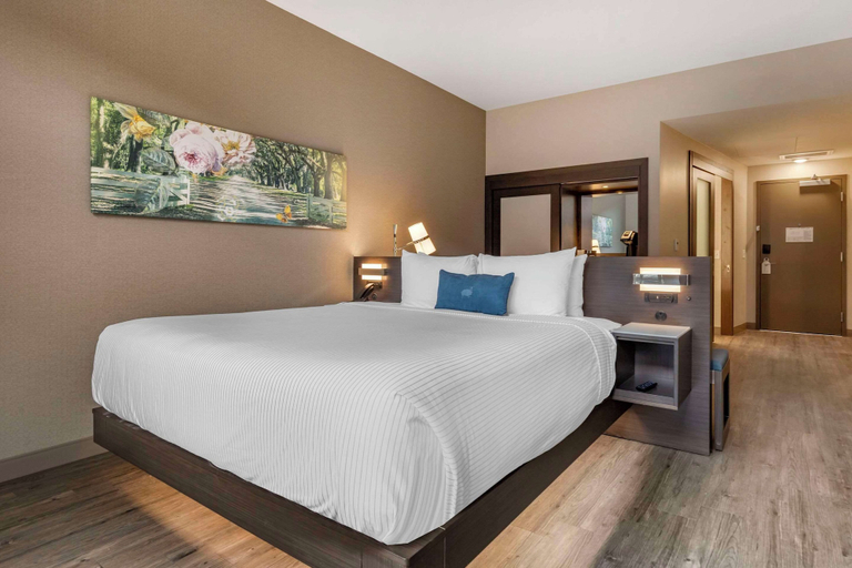 Bedroom 3, Cambria Hotel Savannah Downtown Historic District, Chatham