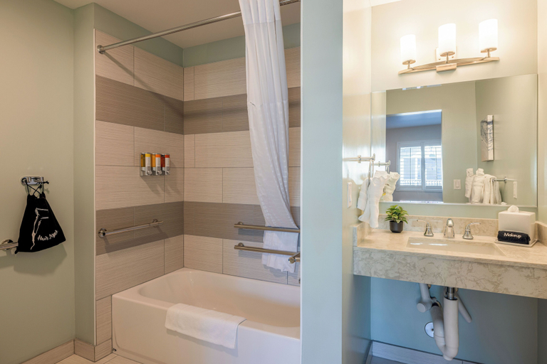 Bathroom 5, Inn At Moss Landing Point, Monterey