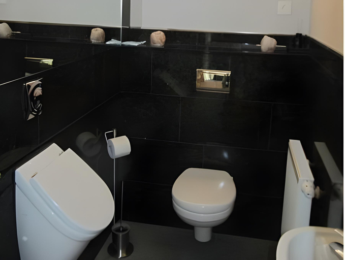 Bathroom 8