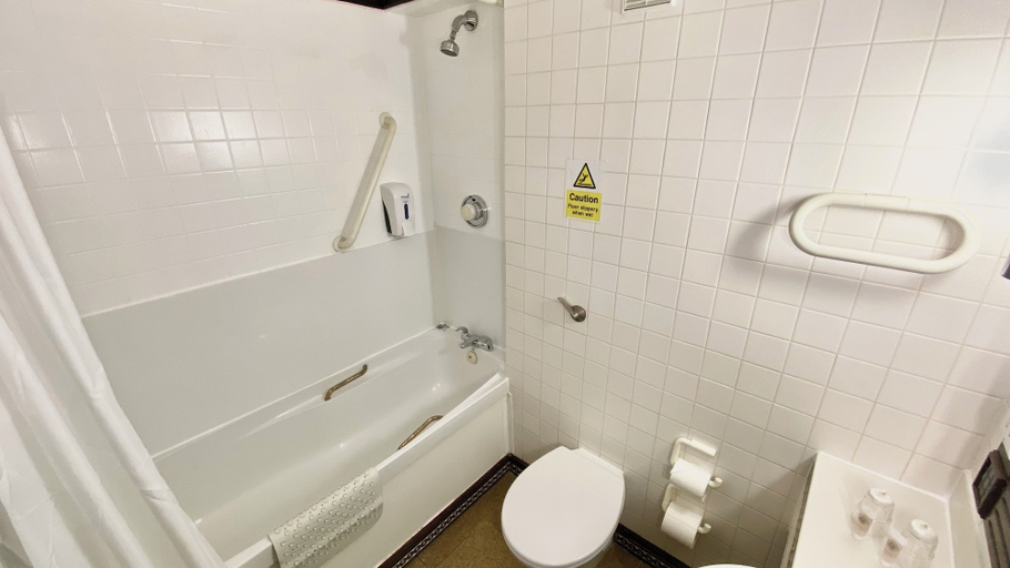 Bathroom 4, Grand Hotel Llandudno, Conwy
