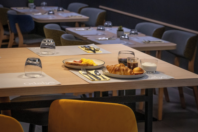 Food & Drinks 4, Appart Hotel Odalys City Rennes Lorgeril, Ille-et-Vilaine