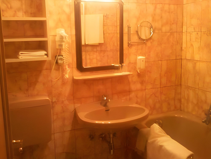 Bathroom 9