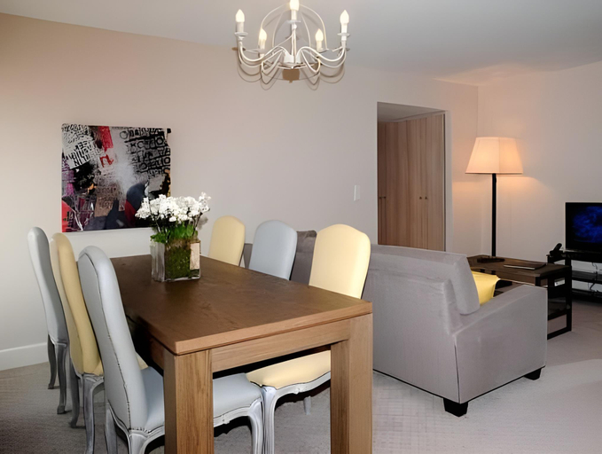 Dining Room 10