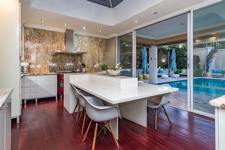 Others 3, 76b on Atholl, City of Johannesburg