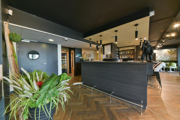 Public Area, Kyriad Crepy en Valois, Oise
