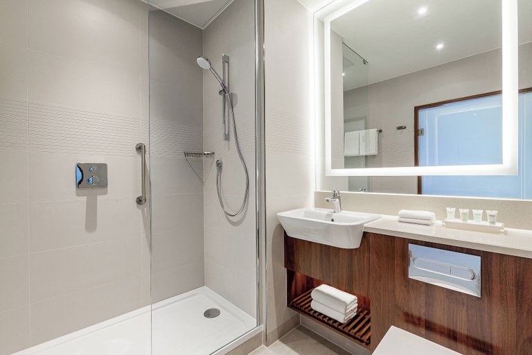 Bathroom 5, Courtyard by Marriott Reykjavik Keflavik Airport, Reykjanesbær