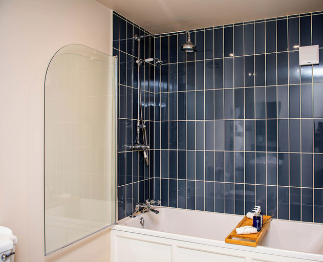 Bathroom 3, Hotel Victoria, North Yorkshire