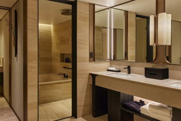Bathroom 14