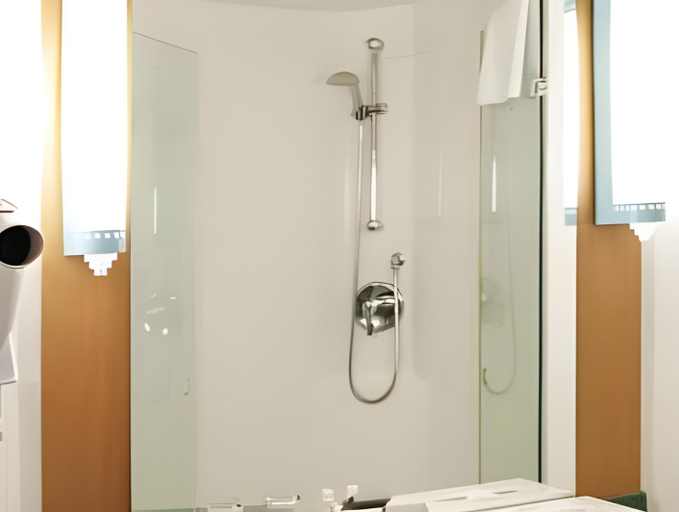 Bathroom 11