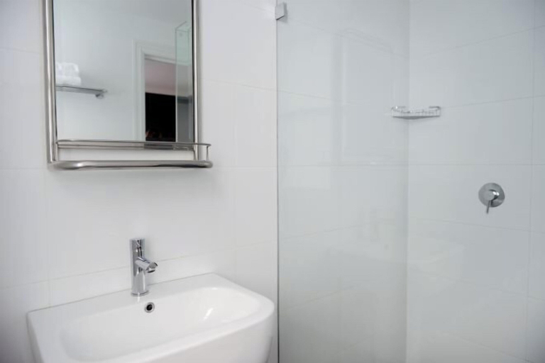 Bathroom 14