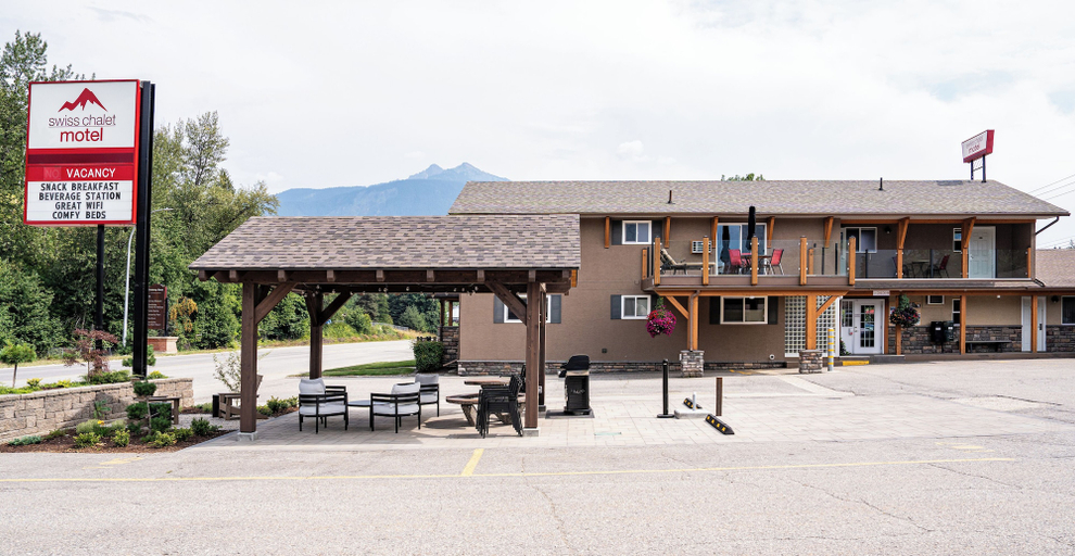 Exterior & Views 2, Swiss Chalet Motel, Columbia-Shuswap