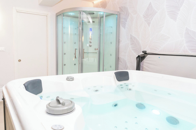 Bathroom 5, Hotel Alexander & Spa, Imperia
