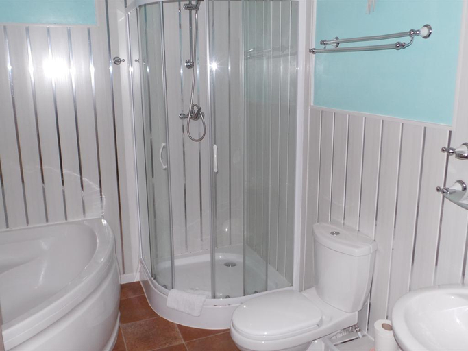 Bathroom, Habberly House Hotel, Blackpool