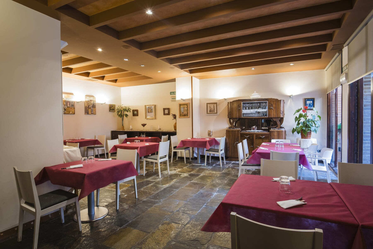 Food & Drinks 5, Alda Castillo de Olite, Navarra