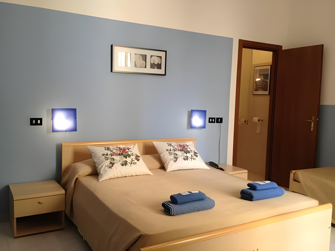 Bedroom 14