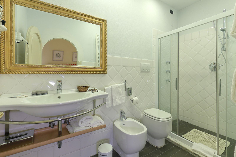 Bathroom 5, Relais Lavagnini Florence, Florence