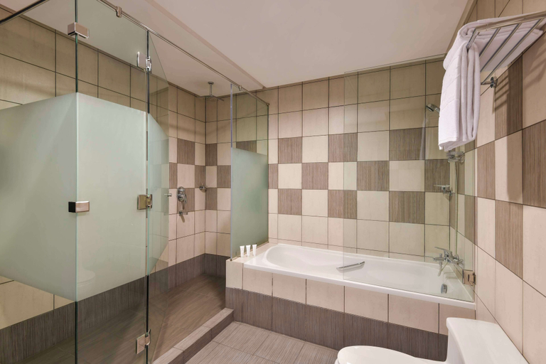 Bathroom 12