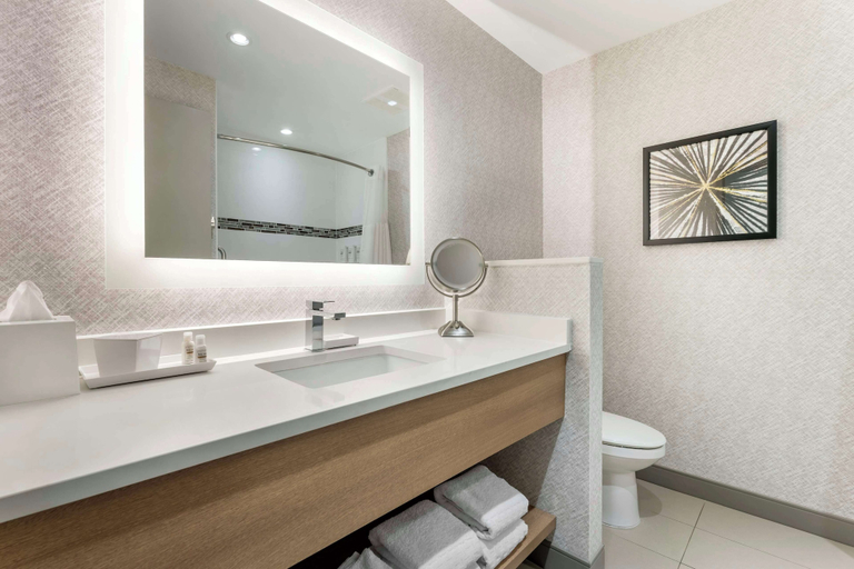 Bathroom 4, Best Western Premier Route 97 Vernon, North Okanagan