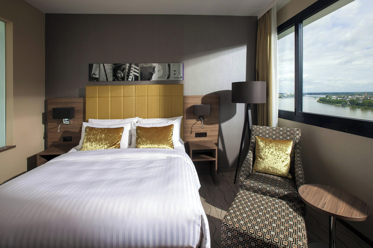 Bedroom 4, Bonn Marriott Hotel, Bonn