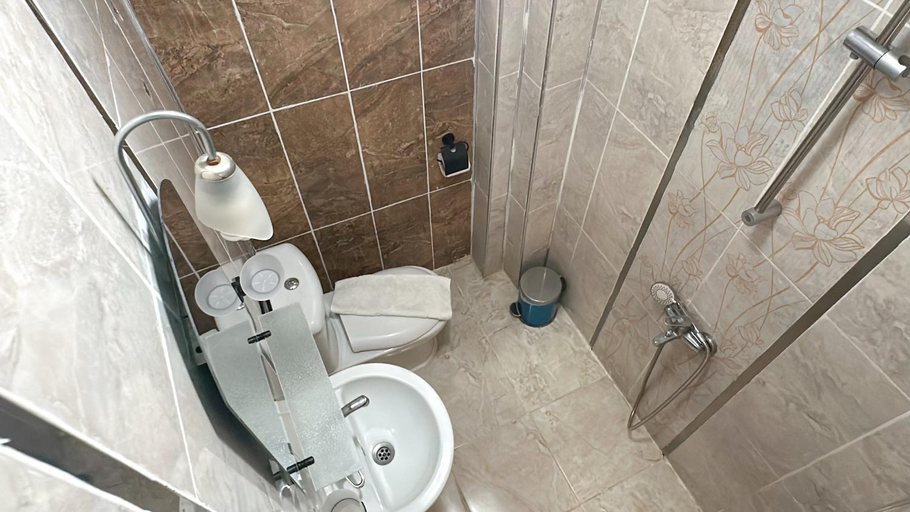Bathroom 1, Reis Beach Otel, Marmaris