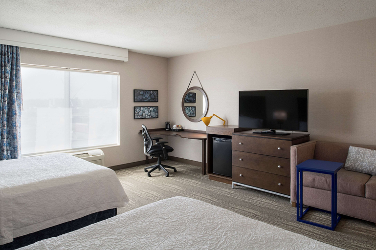 Bedroom 3, Hampton Inn & Suites by Hilton Halifax - Dartmouth, Halifax