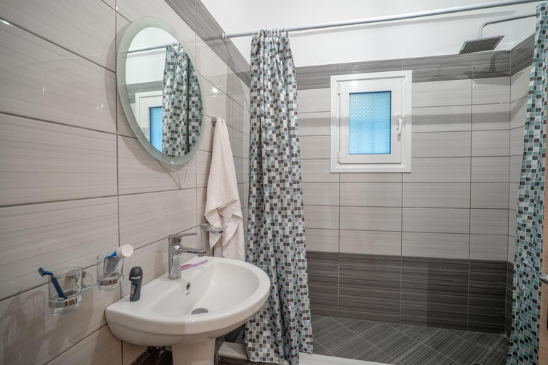 Bathroom 3, Villa Krane, Delvinës