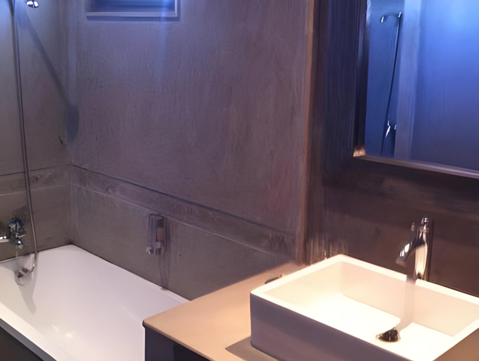 Bathroom 8