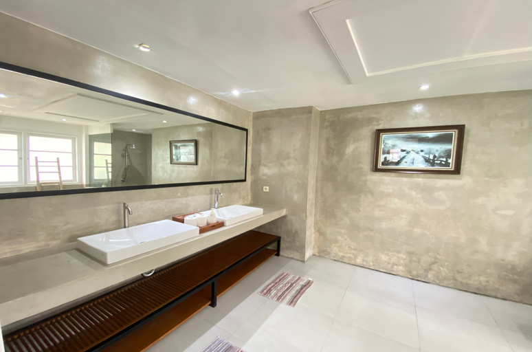 Bathroom 4, Batu Bolong Residence, Badung