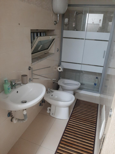 Bathroom, Casa vacanze VERY E SASY, Napoli