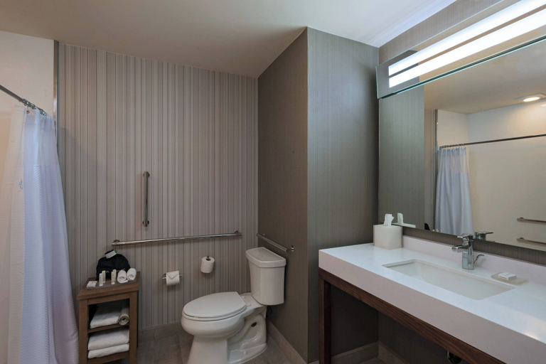 Bathroom 4, Courtyard by Marriott Guatemala City, ZONA 10