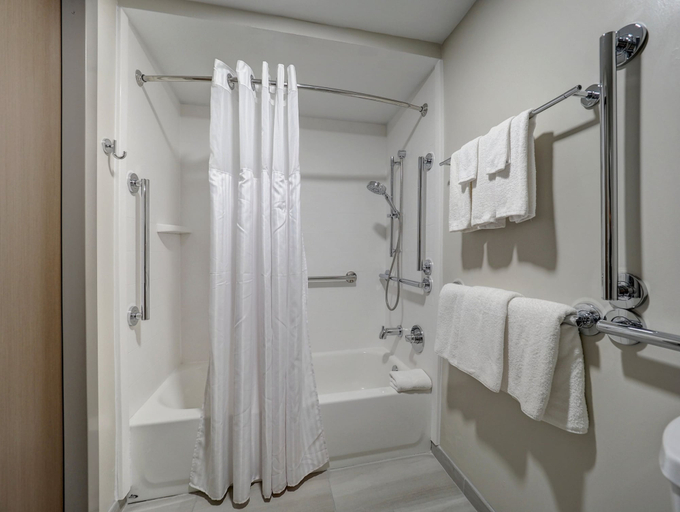 Bathroom 4, Holiday Inn Express CORPUS CHRISTI - BEACHFRONT, Nueces