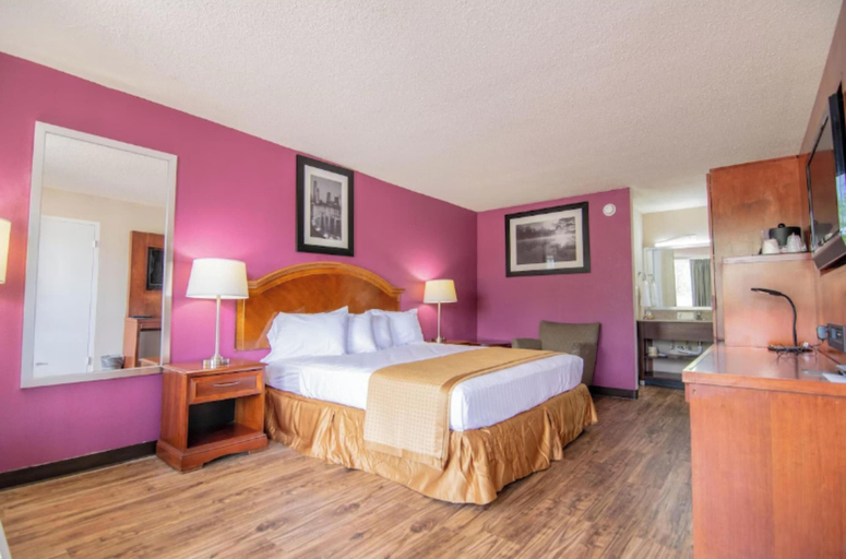 Bedroom 3, Reidsville Inn & Suites, Rockingham