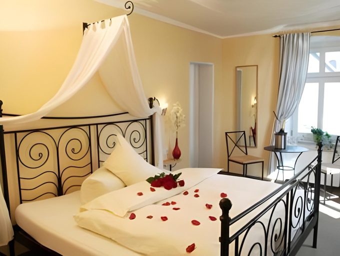 Bedroom 19